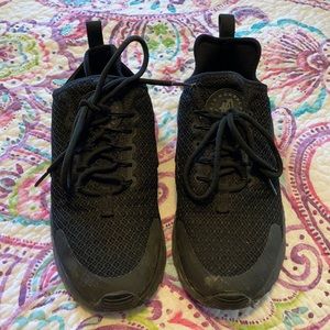 Nike Air Huarache Sneakers Women’s size 8.5
